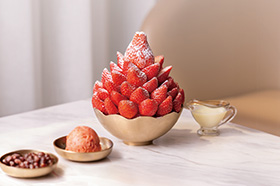 더 라운지 앤 바 - Berry Sweet Moments Strawberry Bingsu