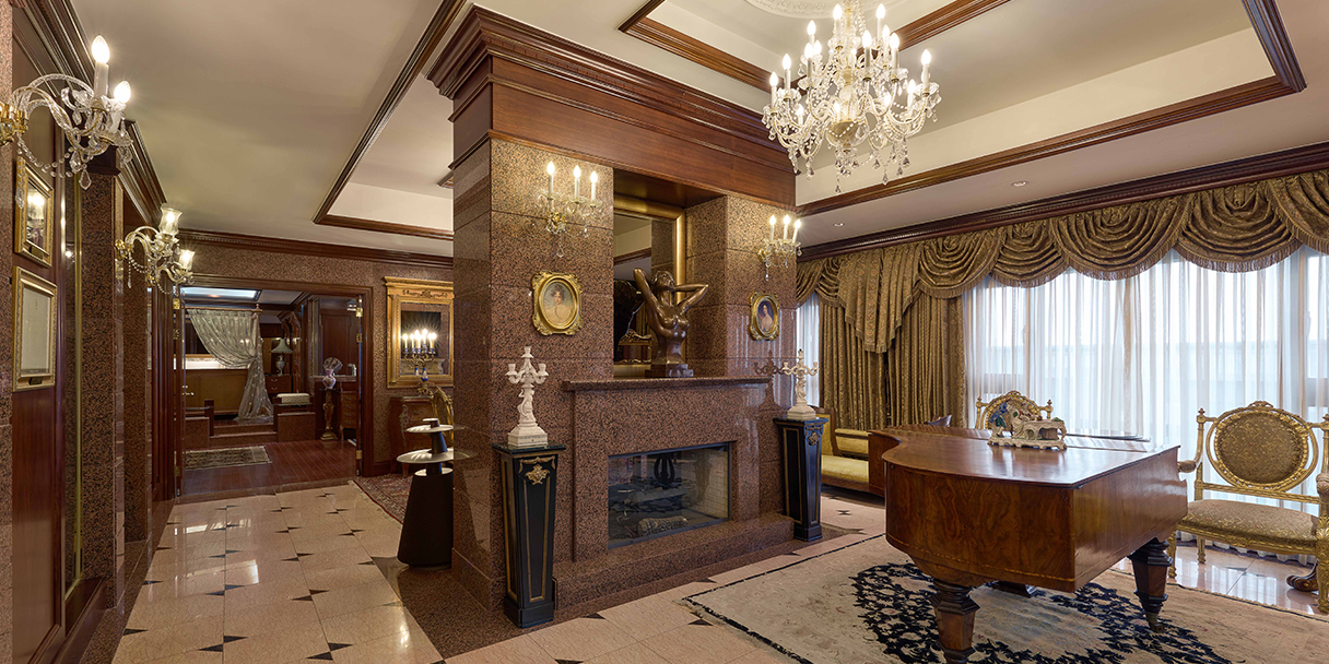 Royal Suite thumbnail